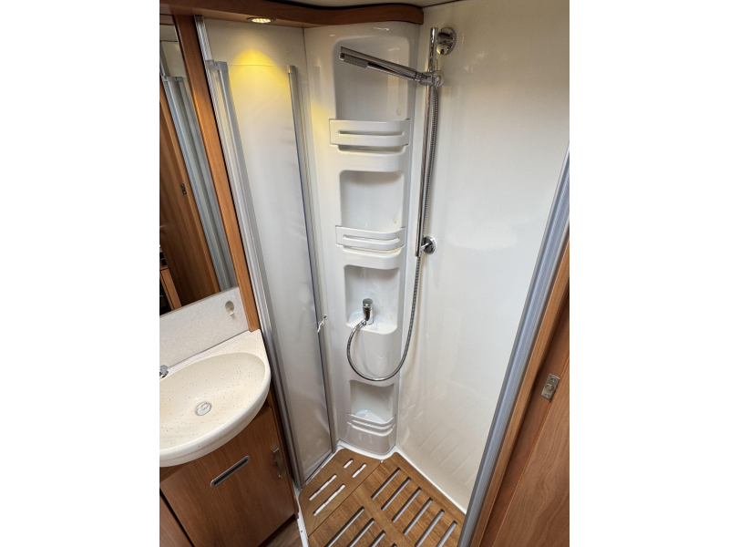 Hymer ML-T 580 - lits jumeaux photo: 13