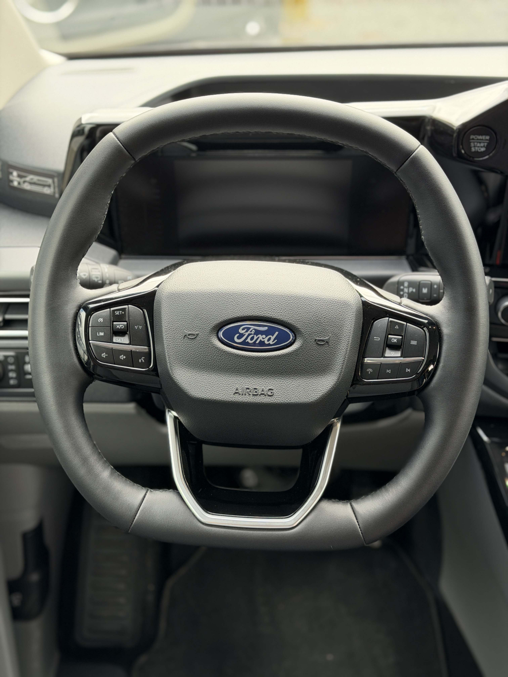 Ford Nugget foto: 23