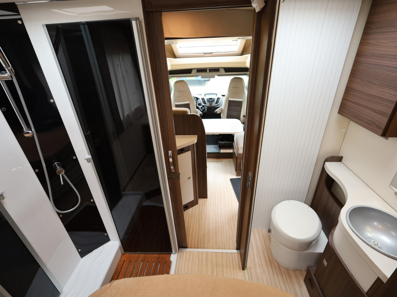 Benimar Tessoro 495 QUEEN BED + PULL-DOWN BED photo: 9