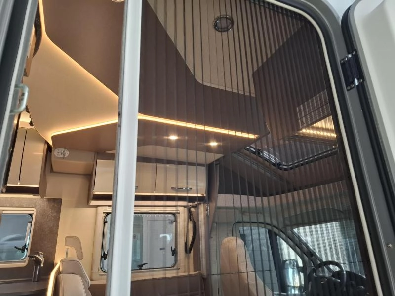Bürstner Ixeo T 690 G Enkele Bedden 2x Airco  foto: 7