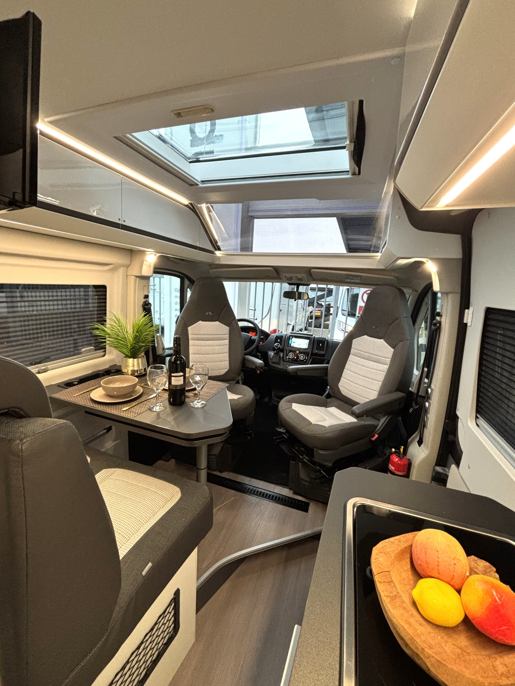 Adria Twin Supreme 600 SPB 9-TRAPS AUTOMAAT DWARSBED EURO6 foto: 10