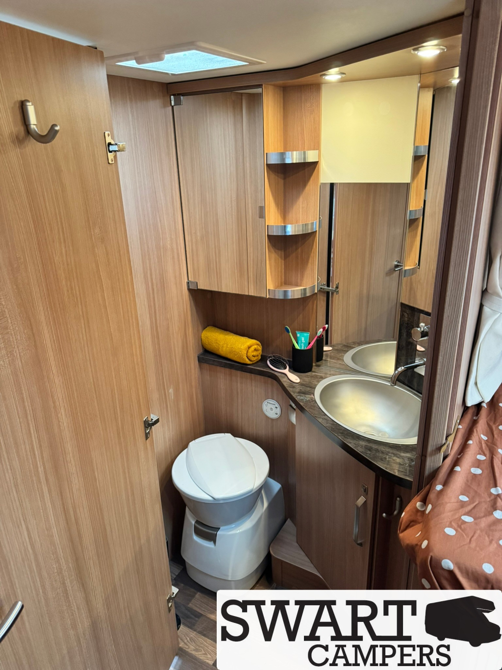 Knaus Sky TI 700 MEG Silver Selection, Enkele bedden 150 pk foto: 15