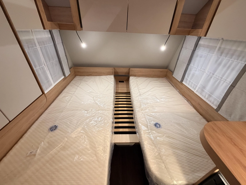 Knaus Sport 460 EU 1800KG + Enkele bedden  foto: 11