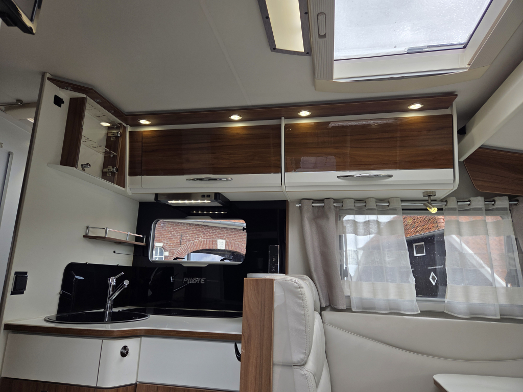 Pilote Sensation P740 Queensbed 2018 foto: 14