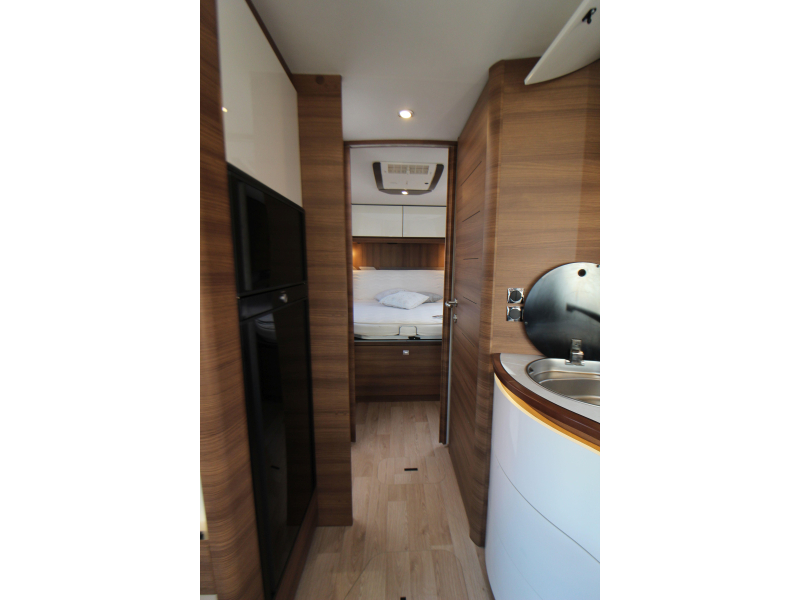 Rapido M96 Queensbed + Hefbed  foto: 36