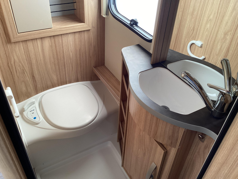 Eriba Nova Light Delight 465 Mover/ omnistor  foto: 5