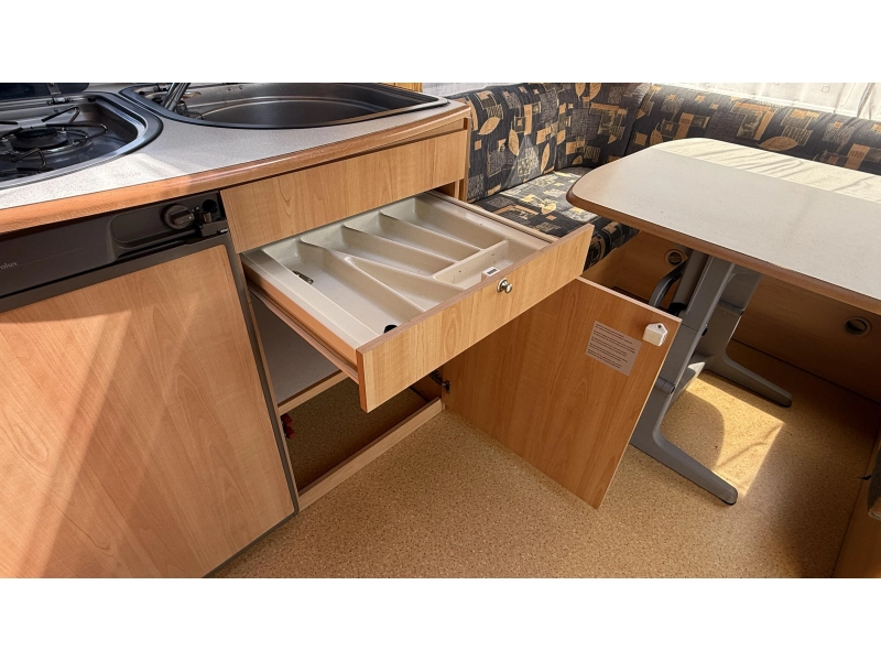 Home-Car Racer Spirit 45 frans bed rondzit toilet  foto: 8