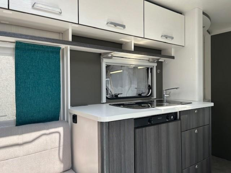 Dethleffs C'Go 475 FR Mover & toldo foto: 8