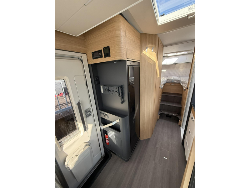 Adria Matrix Plus 670 SL Familiecamper Automaat  foto: 15