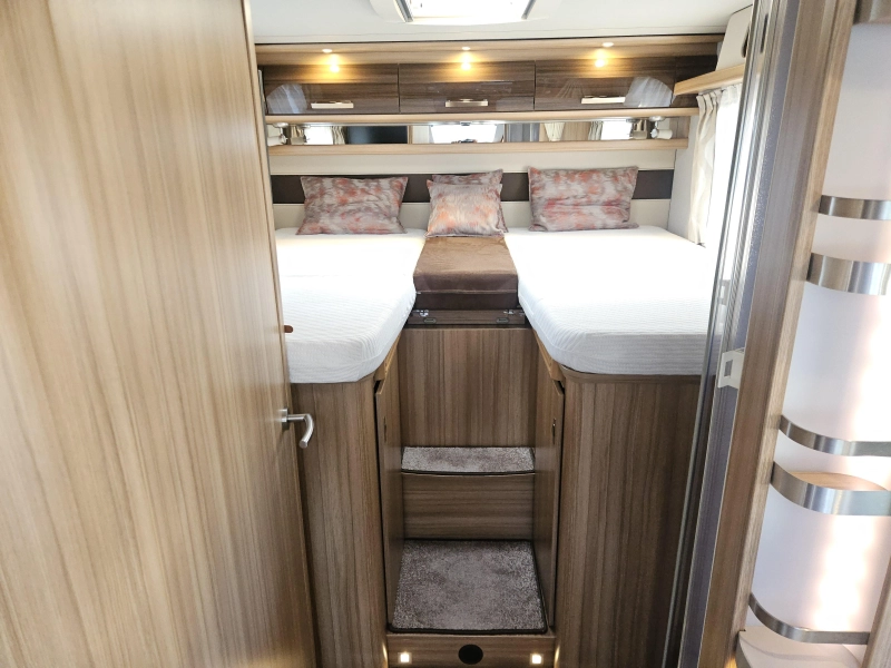 Knaus Sun Ti 700 MEG Full options / New condition photo: 12