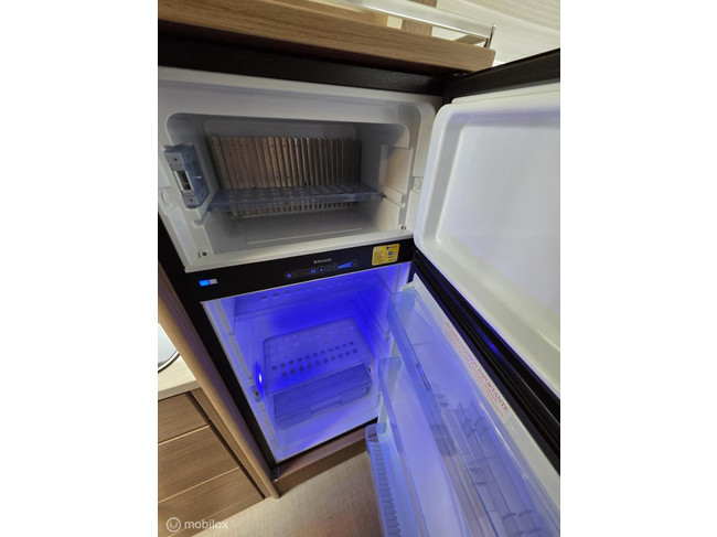 Bürstner Viseo i720 G 30 Edition ☆Euro6, Queensbed, Hefbed☆ foto: 18