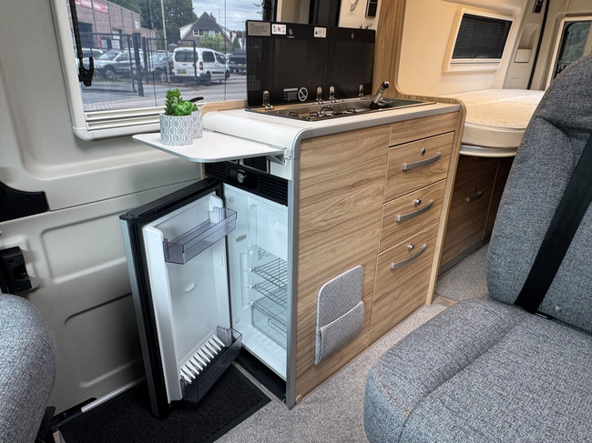 Hymer Yosemite 600 L&Auml;NGSBETTEN 160 PS Euro6 Fiat Ducato **Einzigartig/Dieselheizung/4 Sitzpl&auml;tze/2x Wohnraumbatterie/Markise/1. Besitzer/Nur Foto: 9