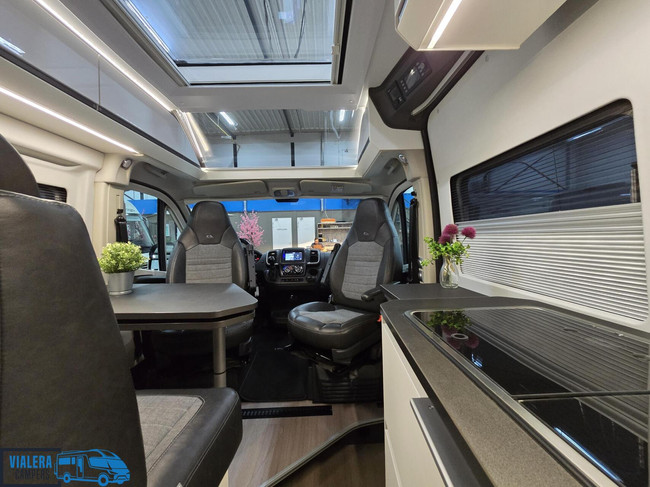 Adria Twin Supreme 640 SLB *Automaat 180pk* Lengtebedden foto: 12