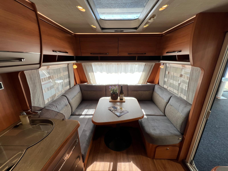 Eriba Nova Winner Edition 465 GL mover, toldo, aire acondicionado foto: 1