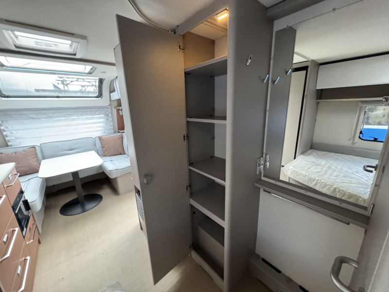 B&uuml;rstner Averso Harmony Line 465 TS incl Mover foto: 2