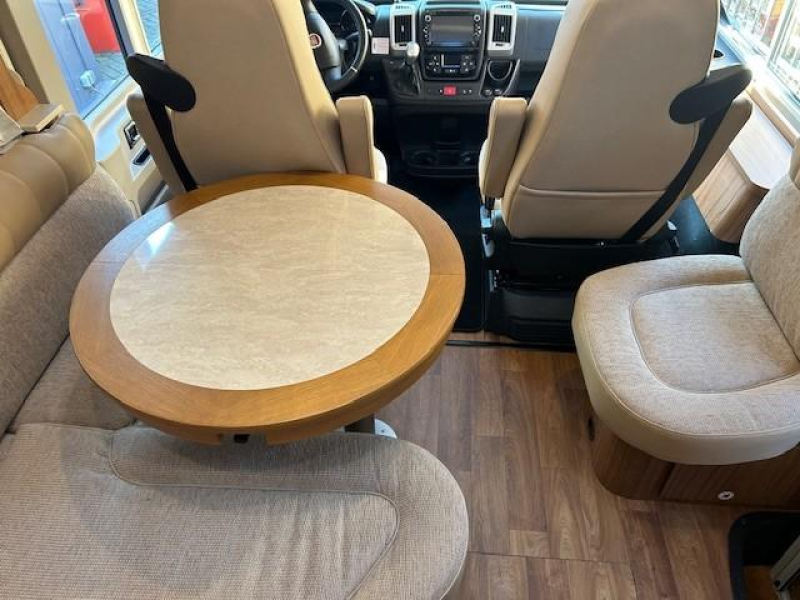 Hymer B584 B588 - automatic - low mileage photo: 14