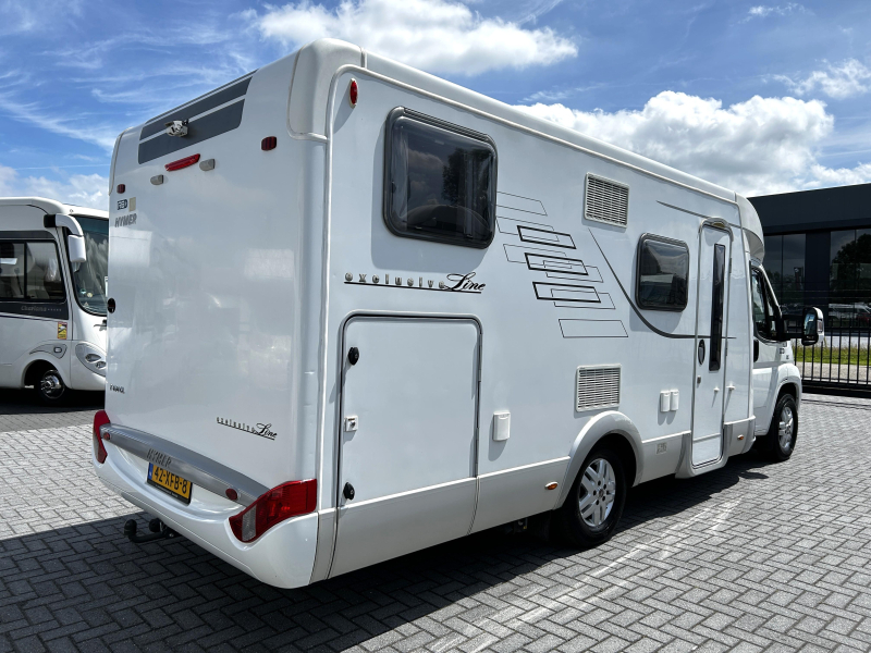 Hymer Tramp CL 674 Enkele-bedden/Euro-5/2012  foto: 2