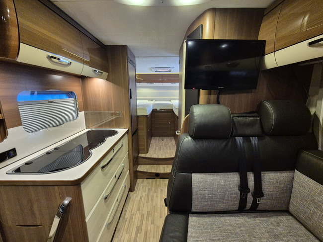 LMC T662 LMC T 662 Cruiser Comfort 160 HP CERAMIC COATING SINGLE BEDS TV SOLAR PANEL TOW BAR SWIVEL SEATS photo: 14