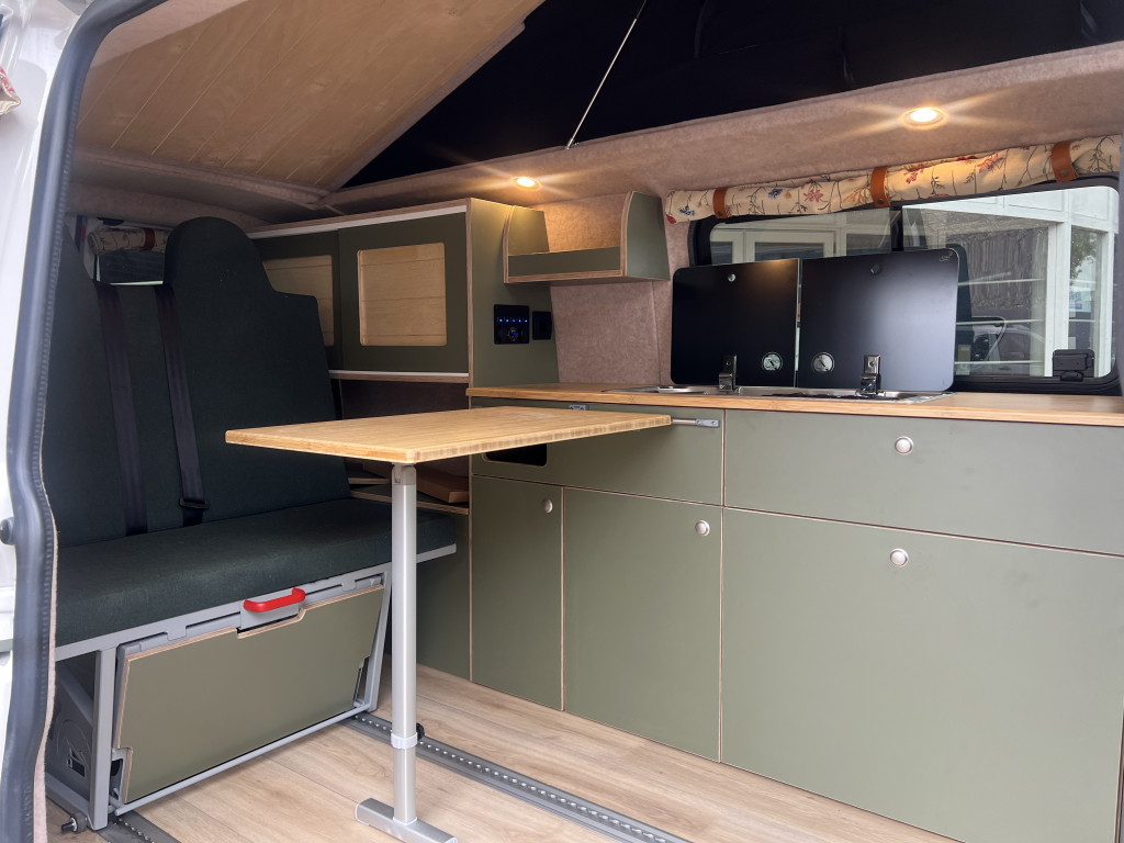 Volkswagen T6 Florida 2019 armeegr&uuml;n zweifarbig Foto: 1