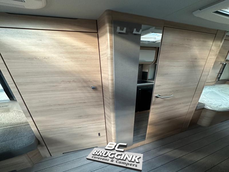 Knaus Sudwind Black Selection 500 EU ENKEL BED VLOERVERWARMING  foto: 6