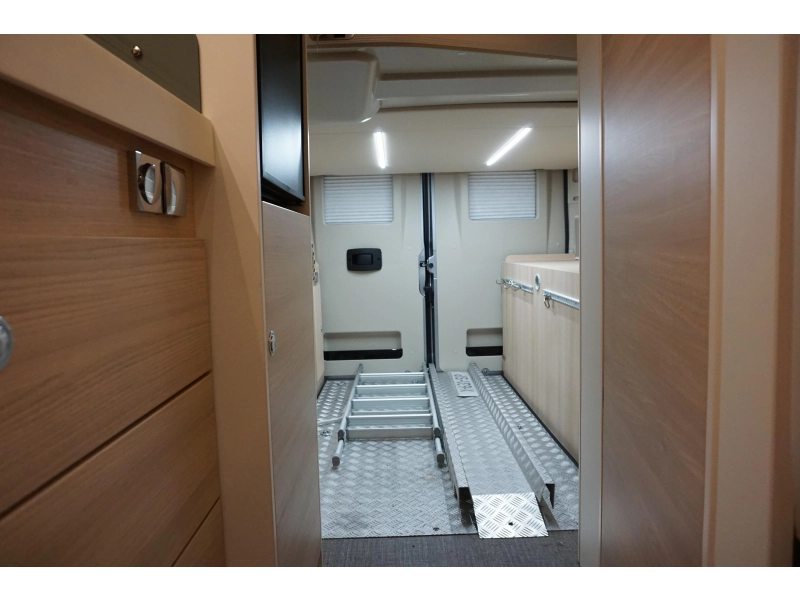 Eura Mobil Van 635 HB Hefdak - el.hefbed 1e eig  foto: 20