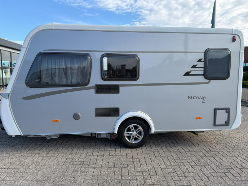 Eriba Nova Light 465 Elegance Mover / Luifel  foto: 11