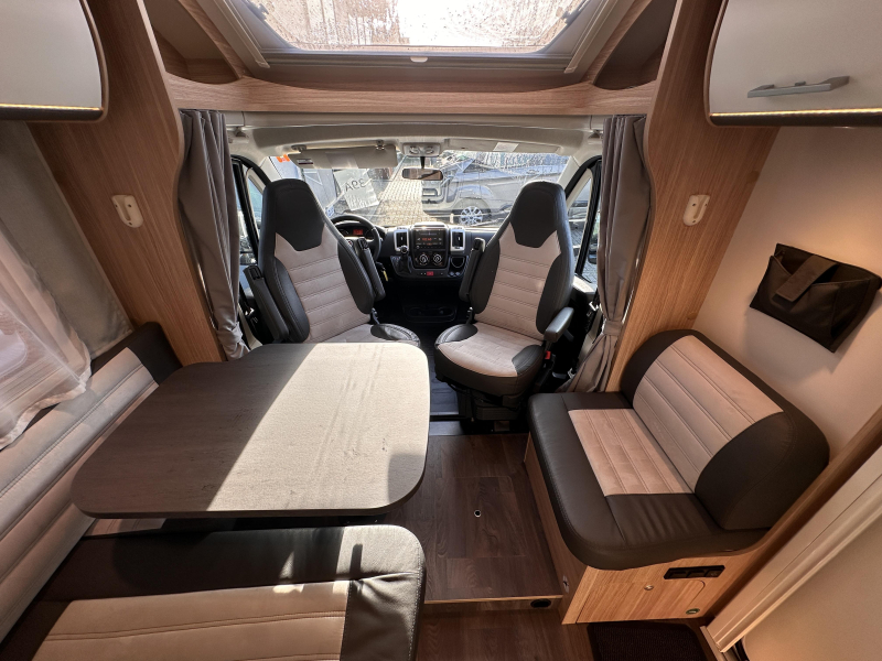 Sunlight Adventure Edition 160PS Automatik Dachklimaanlage Foto: 14