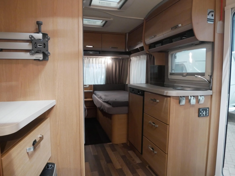 Knaus Sport 460 EU Mover sistema de nivelaci&oacute;n toldo foto: 6