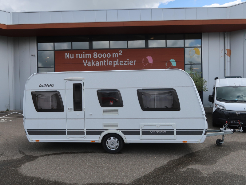 Dethleffs Nomad 470 ER MET VOORTENT ISABELLA 