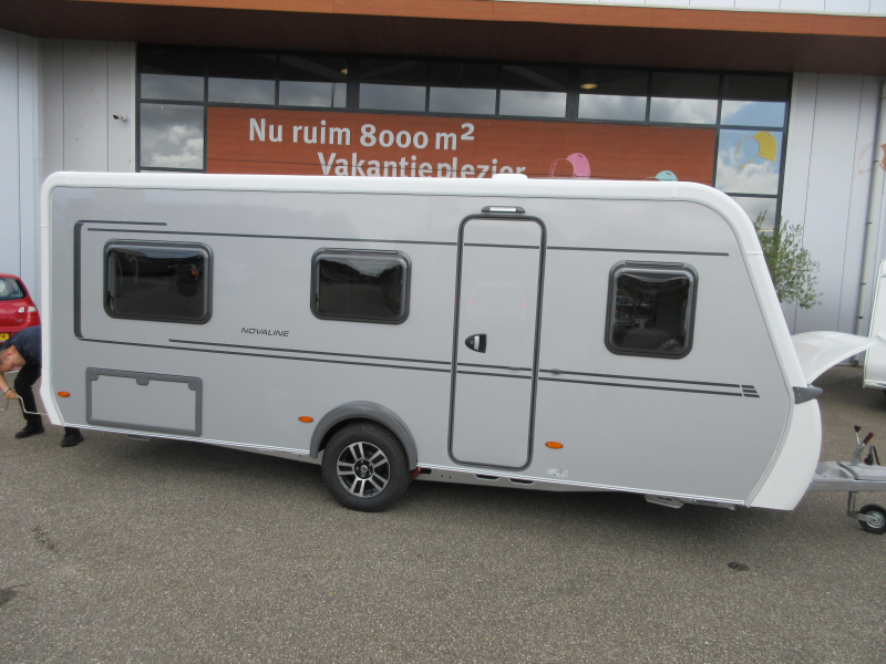 Eriba Novaline 495 ENKELE BEDDEN EN RONDZIT!  foto: 2