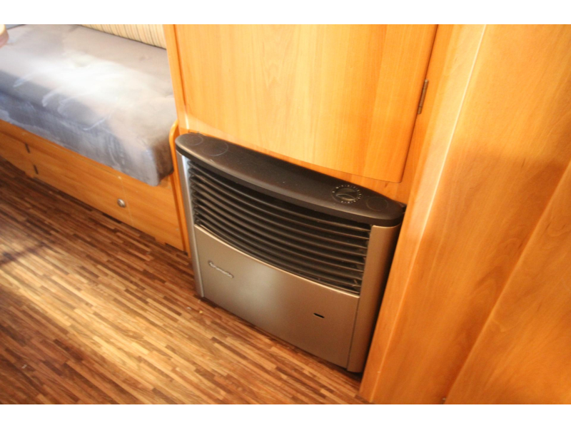 Eriba Touring Triton 430 GT Techo elevable, Mover, Avance foto: 13