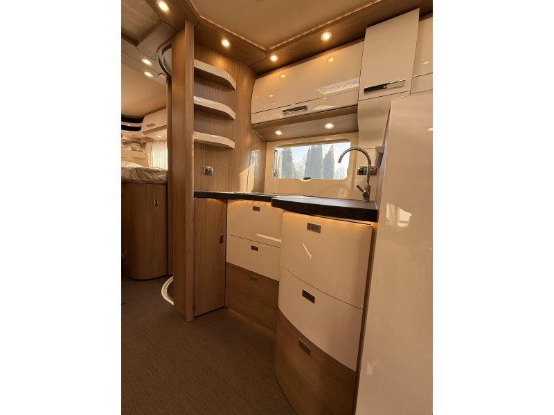 Carthago C1-Tourer 149 LE - MERCEDES-ENKELE BEDDEN  foto: 10