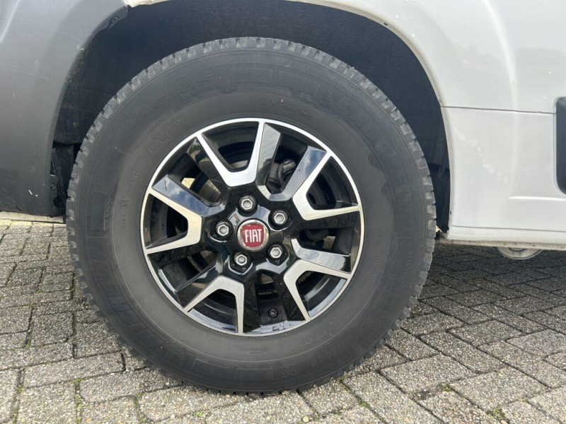 Forster V599 HBL Auto. 140 PK maxi chasis  foto: 16