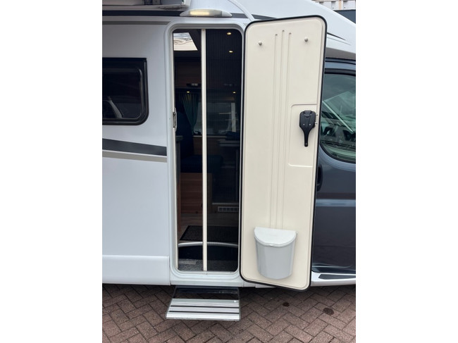 Weinsberg Caracompact R57 Airco Cruise Enkele bedden Zonnepaneel 64.416km foto: 23