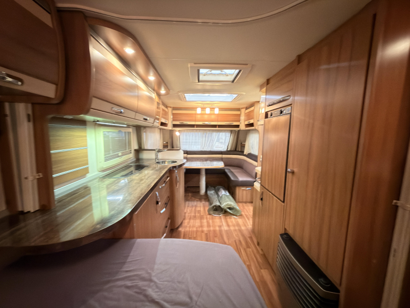 Knaus Sudwind Exclusive 580 UF mover+avance+aire acondicionado de banco foto: 10
