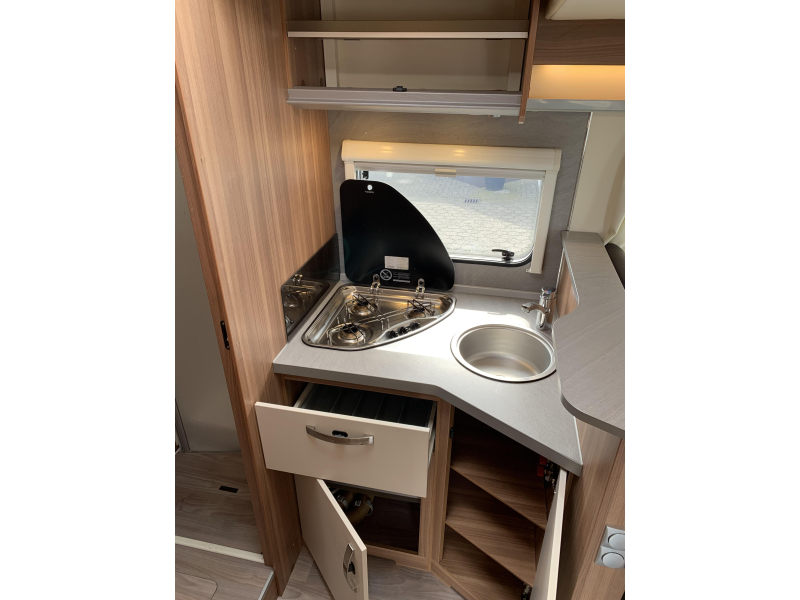 Weinsberg CaraSuite 700 ME - 5 Personen - Automatik Foto: 10