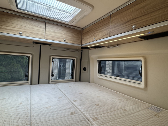 Hymer Yosemite 600 L&Auml;NGSBETTEN 160 PS Euro6 Fiat Ducato **Einzigartig/Dieselheizung/4 Sitzpl&auml;tze/2x Wohnraumbatterie/Markise/1. Besitzer/Nur Foto: 16