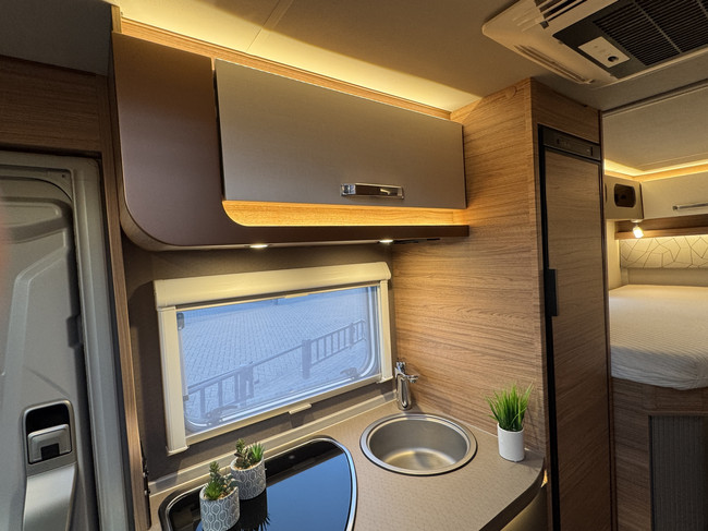 Weinsberg CaraCompact Pepper Edition 600 MEG 140 CV Euro 6 Fiat Ducato 8 **Camas individuales/Portabicicletas/Litio/Inversor/2x Smart TV/Navegador/C foto: 14