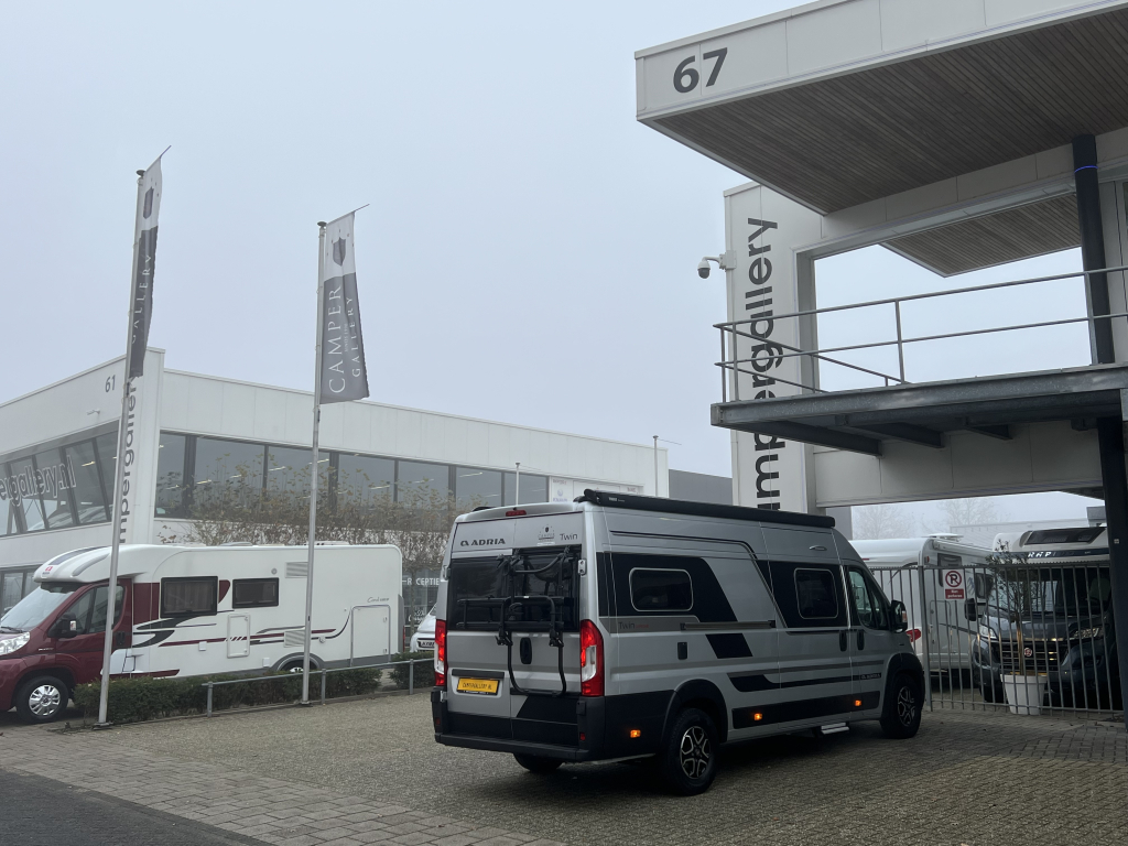 Adria Twin Supreme 640 SLB ENKELE BEDDEN SKYROOF CAMERA foto: 19