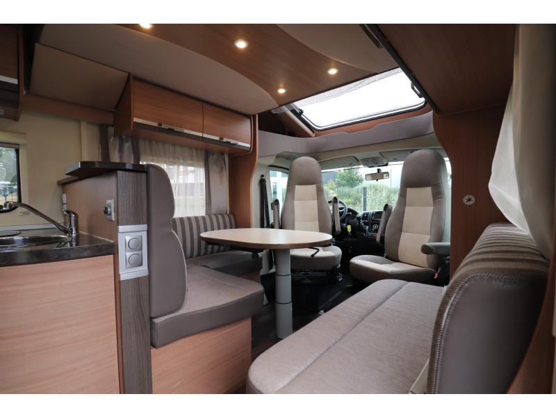 Knaus Sky Wave 700 MEG 4-Persoons/Enkele bedden  foto: 8