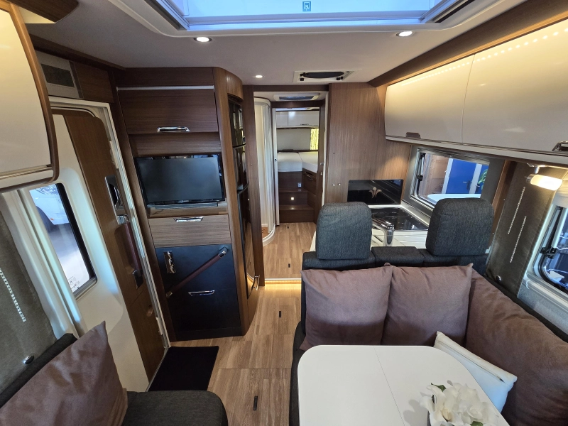 Niesmann+Bischoff Arto 85 LE Z.G.O.H B.J. 2015 Cloulin foto: 12