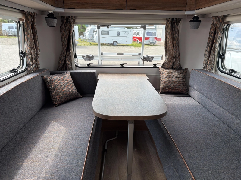 Eriba Touring 420 Legend Mover Markise Foto: 5