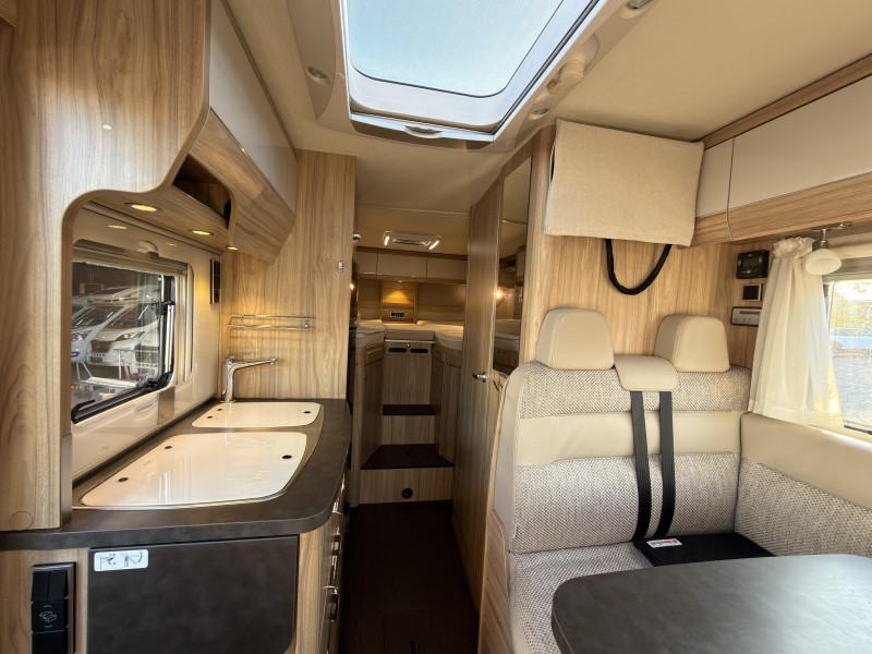 Hymer Exsis-T 588 LENGTE BEDDEN-LUCHTVERING  foto: 1
