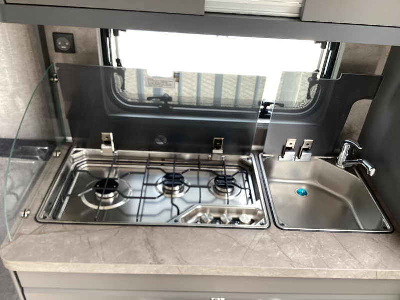 Hobby De Luxe 540 UL Camas individuales foto: 7