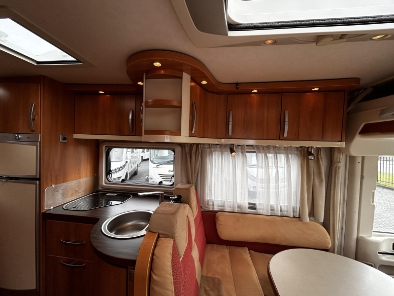 Hymer B614 CL Querbett/Hubbett/36.000km Foto: 19