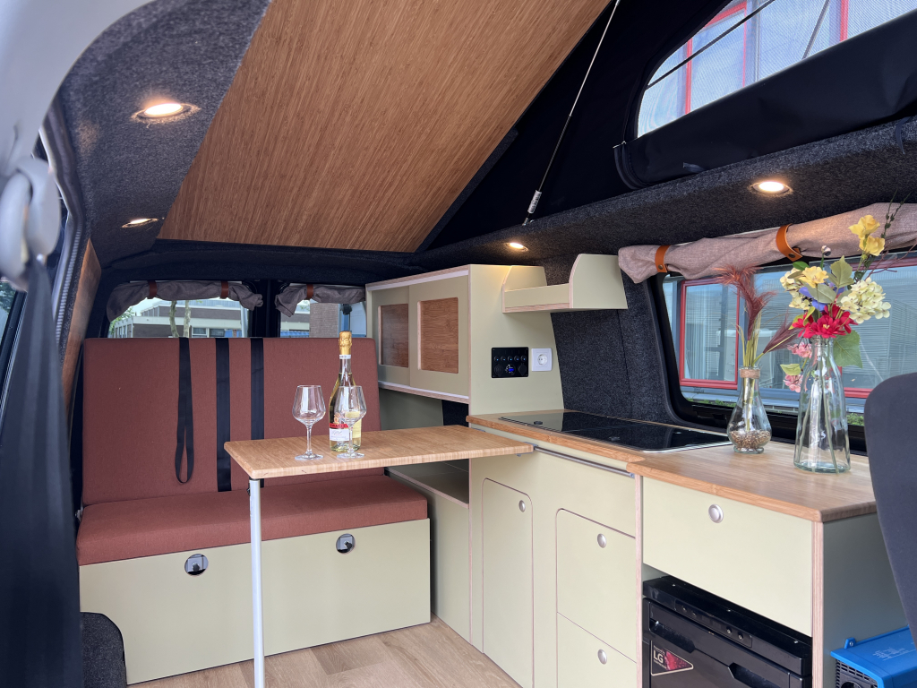 Volkswagen T6 Florida 2018 NEUER AUSBAU! Foto: 1