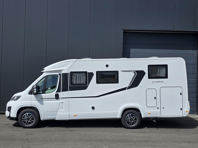 Adria Compact Select DL photo: 4