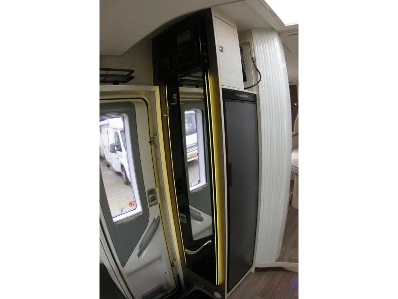 Chausson Welcome 738 XLB Queensbed, Hefbed, Garage  foto: 10