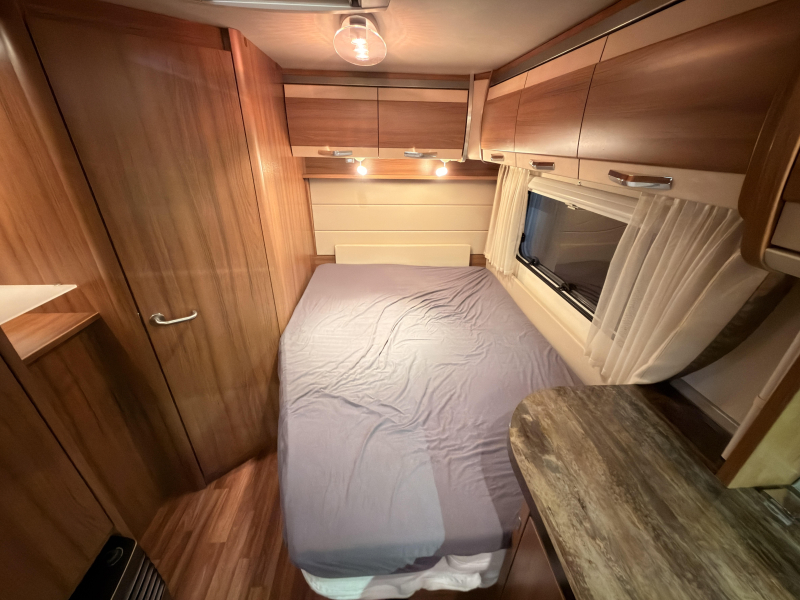 Knaus Sudwind Exclusive 580 UF mover+avance+aire acondicionado de banco foto: 9