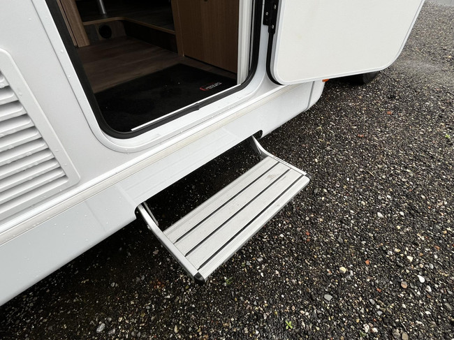 Carado T 338 Teilintegriert | Automatik | 2x Klimaanlage | Markise | R&uuml;ckfahrkamera Foto: 16